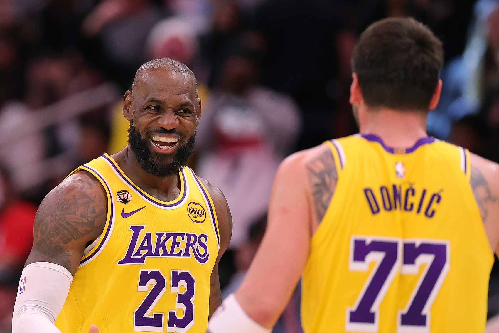 世界杯高清直播app下载中心-41岁14中13！球权使用率生涯新低&amp;防守拉满 老詹复出后湖人真滴强